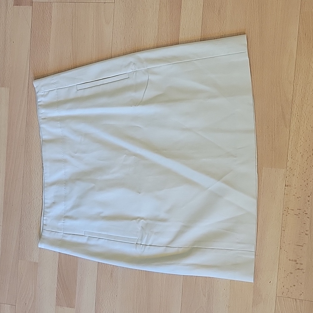 Nwt,LOFT skirt, size 4, tan,
